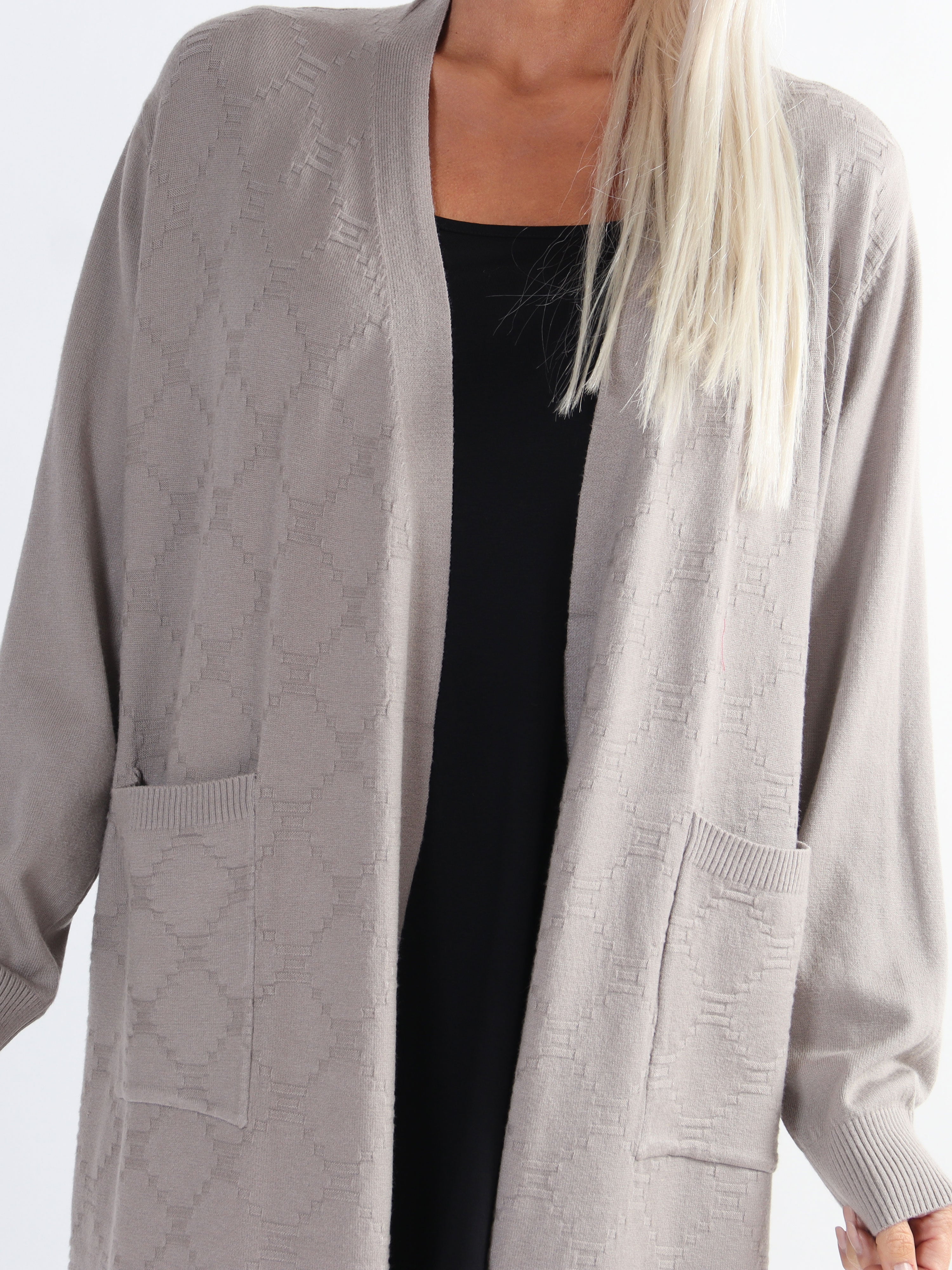 Agnesa - Lang plus size strikcardigan med lommer